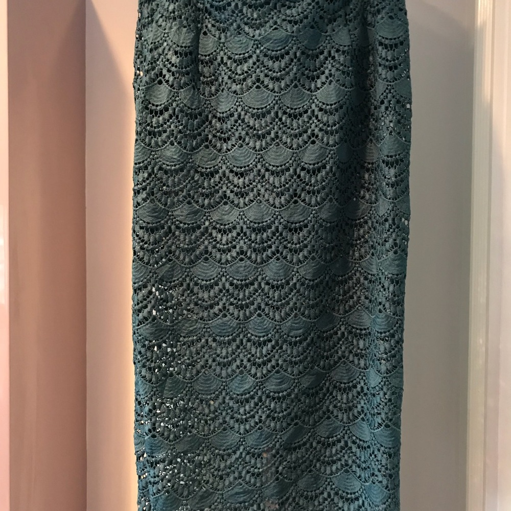 Lace Midi skirt